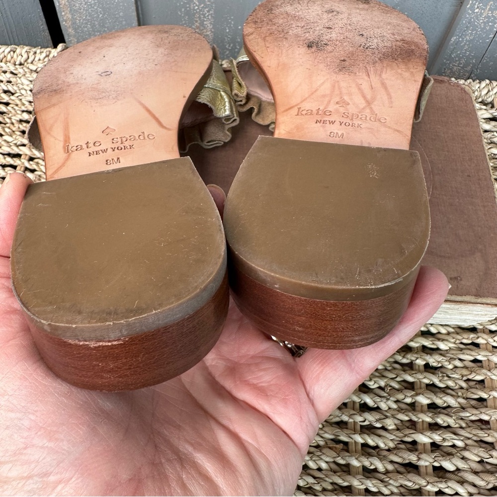 Kate Spade Ruffle Beau Leather Slide Sandal Gold Sz 8 - Picture 14 of 15